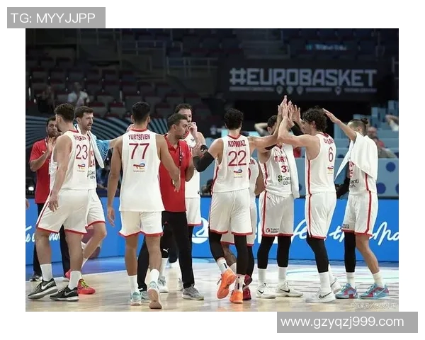 2000年悉尼奥运会男篮中国队与土耳其队激战回顾与精彩瞬间分析